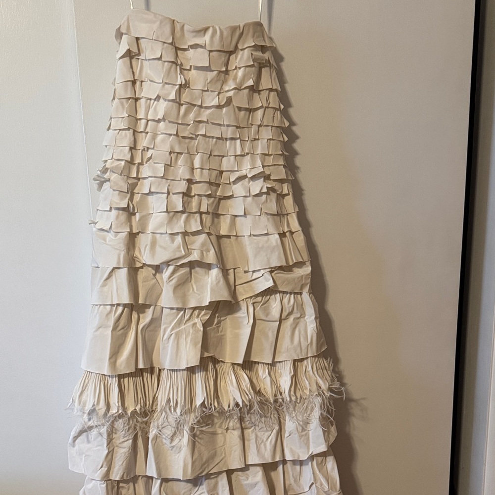 Elegant Cream Ruffled tiered formal evening gown with feathers - Picture 3 of 16